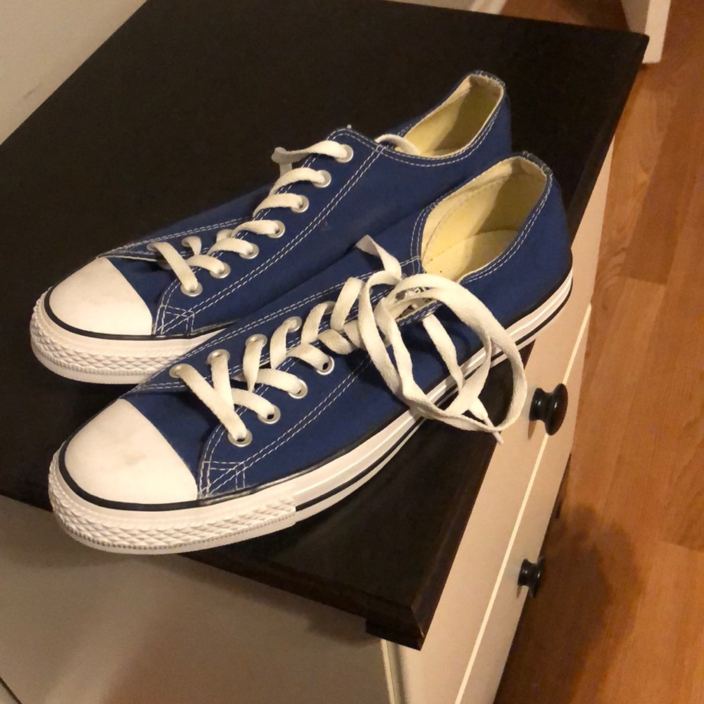 Blue converse still in great condition.